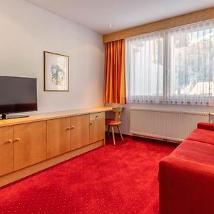 Standard Zimmer mit Kingsize-Bett